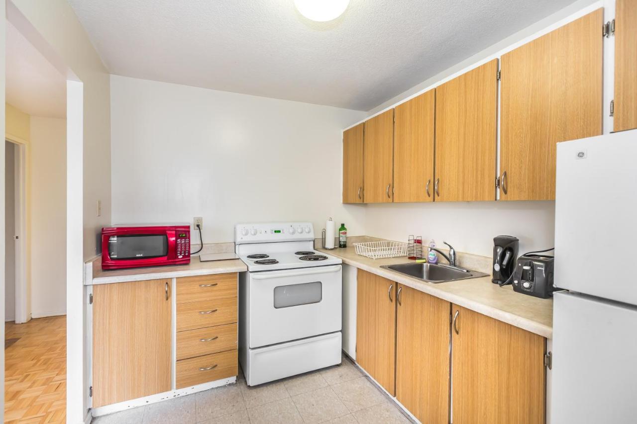 Toronto Furnished Living-Gerard Apartment Exterior photo